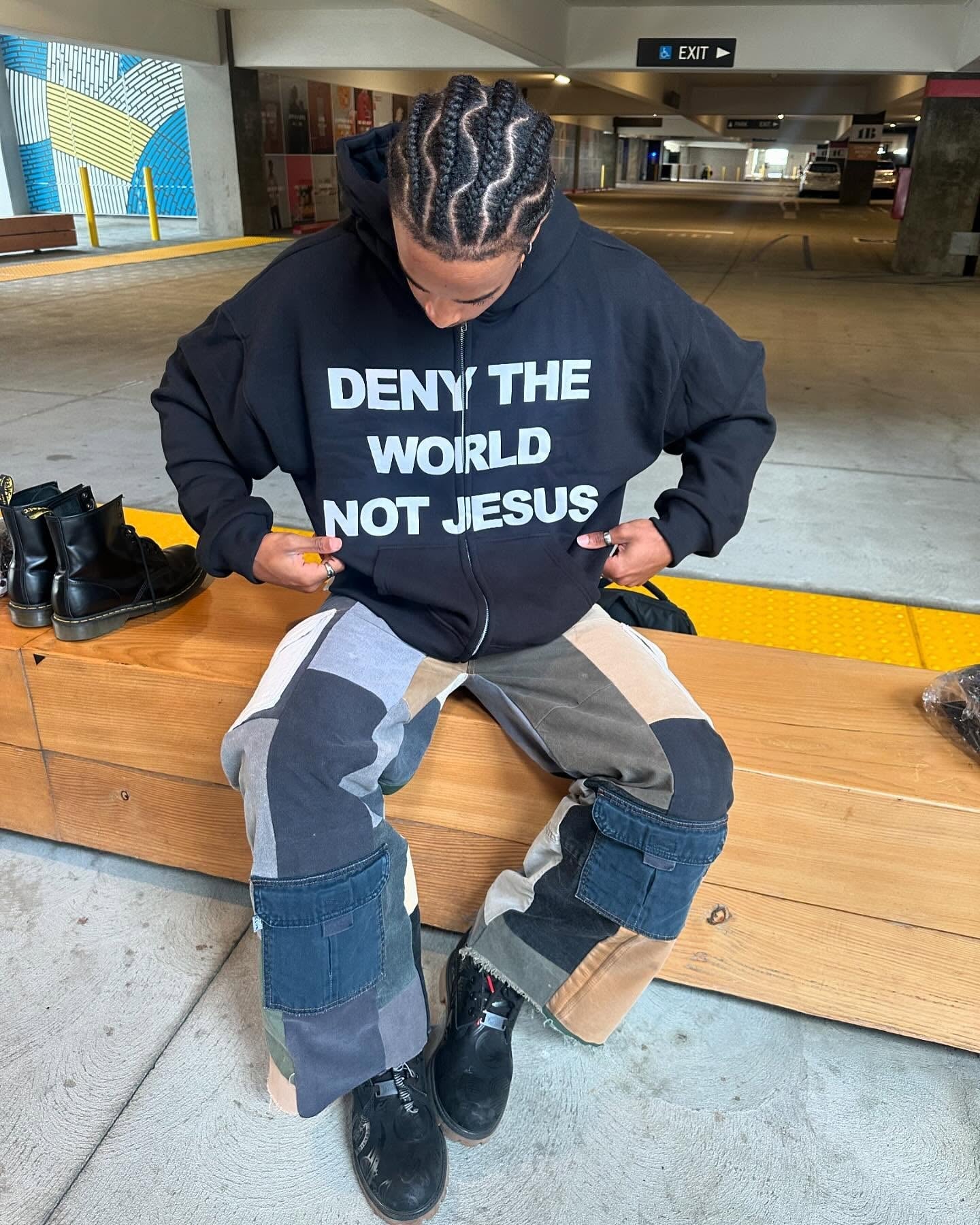 "Verleugne die Welt, nicht Jesus" Hoodie