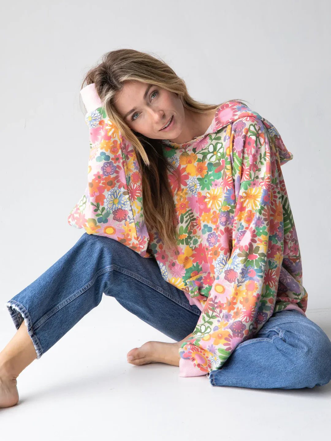 Viraler Regenbogen-Hoodie mit Blumenmuster 