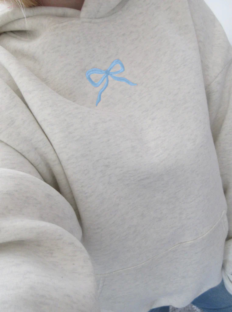 Süßer Kapuzenpullover mit Schleife